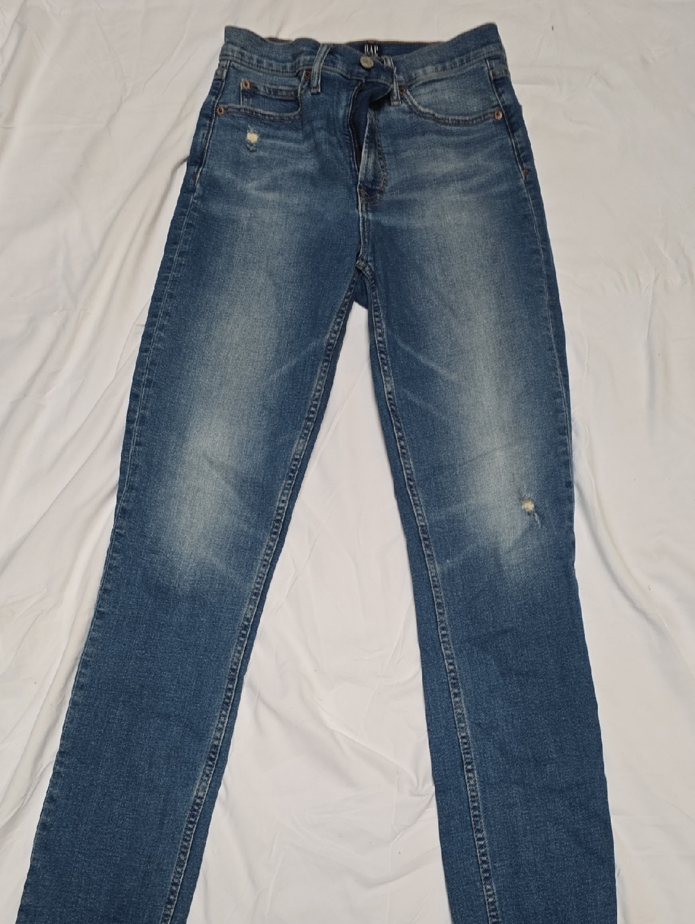 GAP Women's Skinny Jeans in Medium Blue Wash
